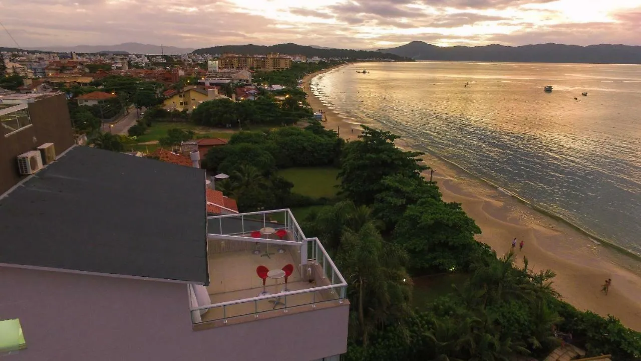Mergulho No Mar De Jurere Com Vista Frontal Florianopolis