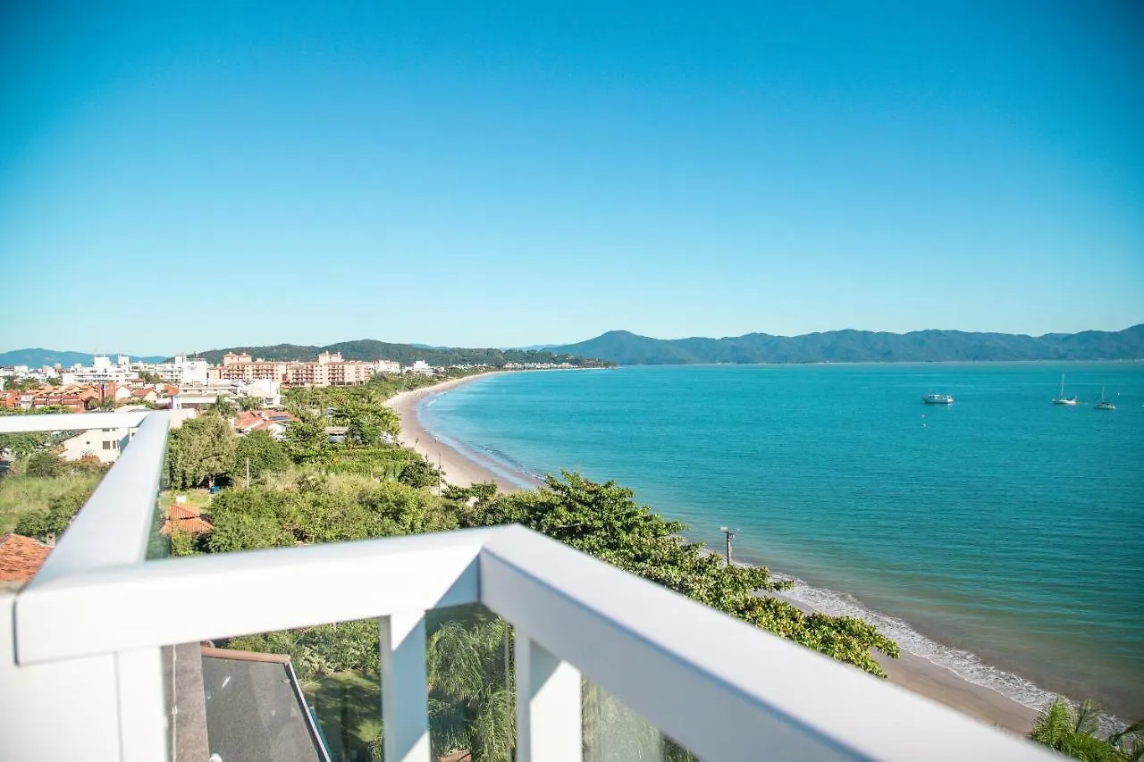 Mergulho No Mar De Jurere Com Vista Frontal Florianopolis